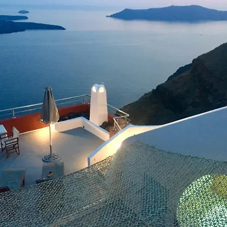 Ξενοδοχείο με διαμερίσματα Hara's 4*