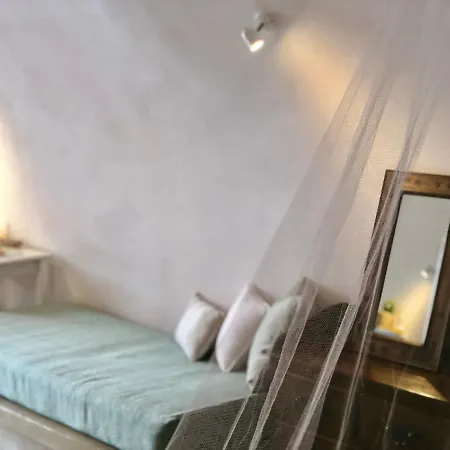 Hara's Aparthotel