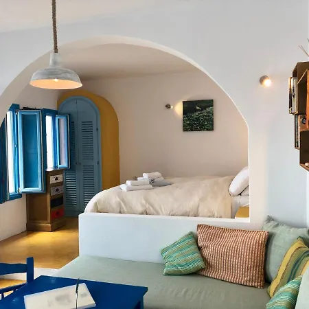 Hara's 4* Imerovigli (Santorini)