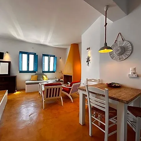 Hara's 4* Imerovigli (Santorini)