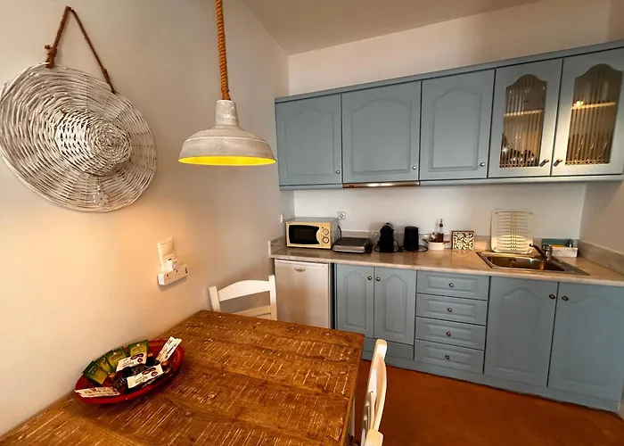 Hara's 4* Imerovigli (Santorini)