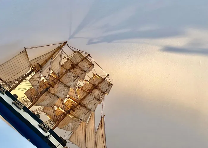 Aparthotel Hara's Imerovigli (Santorini)