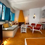 Hara's 4* Imerovigli (Santorini)