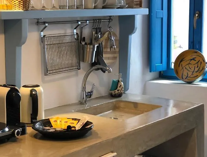 Hara's Imerovigli (Santorini)